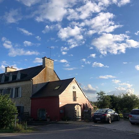 Gite La Maison La Saint-Aubin-d'Aubigne Exteriör bild