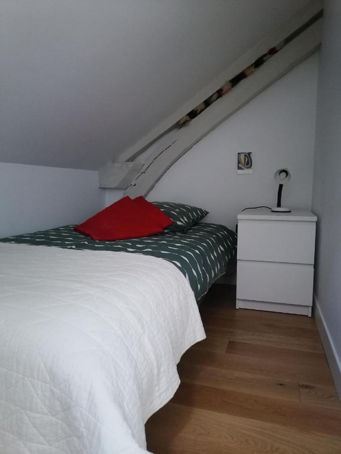 Gite La Maison La Saint-Aubin-d'Aubigne Exteriör bild